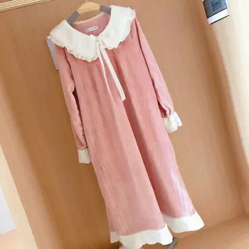 Nové čipky princezná pyžamo dámske zimné flanelové zahusťovanie kórejská verzia hot-predaj voľné kontrast čipky nightdress plus velvet
