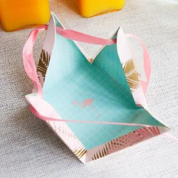 Trojuholníkové Pyramídy Svadobné Zdvorilosti Dodávky Listy Candy Krabice s Vďaka Karty Darčeka Strana Obalu pierko Čokoláda Box